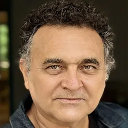 Robério Diógenes 飾演 Euclides Cavalcante