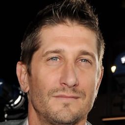 Trip Taylor 飾演 Self