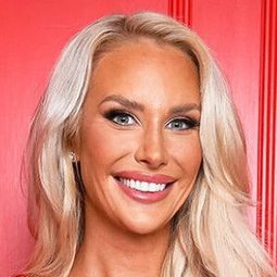 Julia Franzén - 舞惱俱樂部演員 飾演Rose