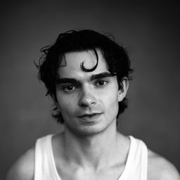 Cyle Winters - 奪命狂呼7演員 飾演Aaron