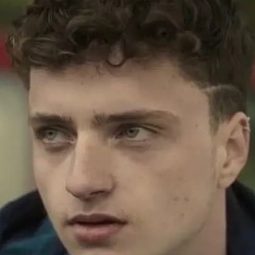 Jacob Avery - 海邊電影院演員 飾演Colin