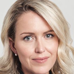 Jennifer Robinson 飾演 Self - Lawyer