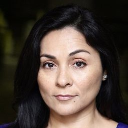 Sandy Avila 飾演 Cecilia