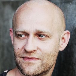 約根·沃格爾 飾演 Kalle