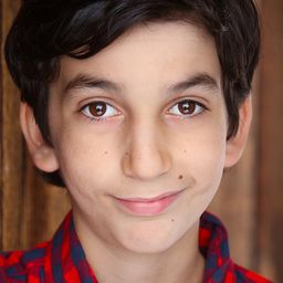 亞當·切爾尼克 飾演 Max