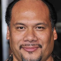 Sidney S. Liufau - 遺失的徽章：比利·斯通歷險記演員 飾演Short Thug