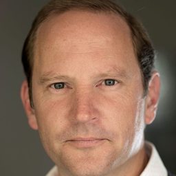 Toby Leach 飾演 Grant Diver