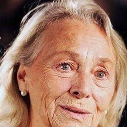 伊蓮娜·柯塔 飾演 Samira