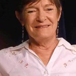 Carolyn Purdy-Gordon 飾演 Gelato Woman