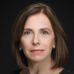 克勞蒂亞·羅波 飾演 Rebeca