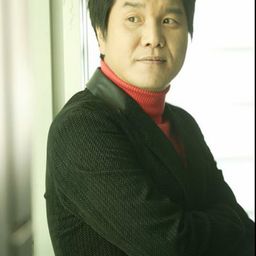 Jeon Chang-geol 飾演 Detective Squad Chief