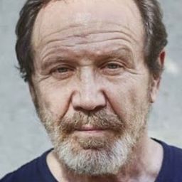 Juan Gea 飾演 Federico