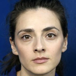 薩納·莎拉 飾演 Yara