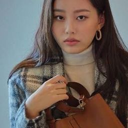 朴柔娜  飾演 Jin-ah