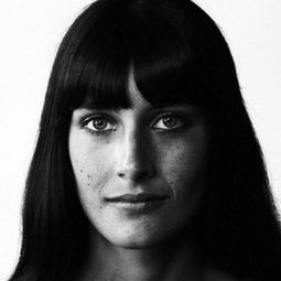 Mimi Fariña 飾演 Self (archive footage)