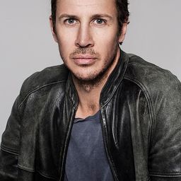 Gabriel Egan - The Blake Mysteries: Ghost Stories演員 飾演Russell Payton-Smith