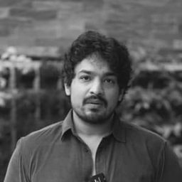 尼辛·倫吉·潘尼克 - 山城冤仇導演