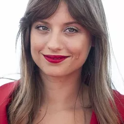 蜜雪兒·珍娜 飾演 Celia 76's