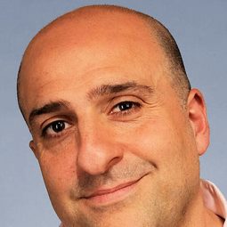 歐米德·吉亞李利 - 胡桃夾子演員 飾演Cavalier