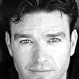 Kevin Neil McCready 飾演 Agent Paul Rhodes