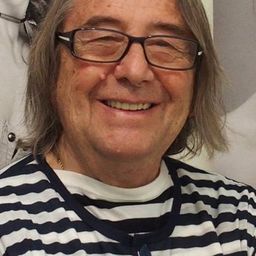 Lucio Romero 飾演 Abuelo