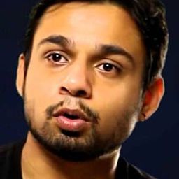 胡珊·達拉爾 飾演 