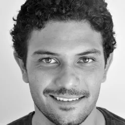 Asser Yasine 飾演 The Groom