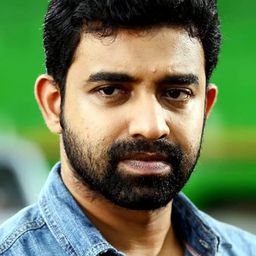 Siju Wilson 飾演 C.I Shambu Mahadev