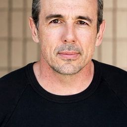 Jeff Prewett 飾演 Mike Skeeda