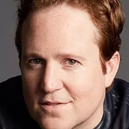 帕奇·德拉 飾演 Bobby Breslin