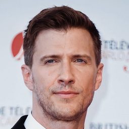 派翠克·赫辛格 - 烈探狙擊：誓不回頭演員 飾演The Hunter