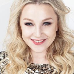 Olga Medynich 飾演 Galina