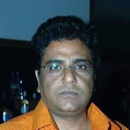 Zakir Hussain - Ek Chatur Naar演員 飾演Qureshi