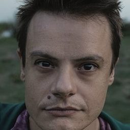 利諾·穆賽拉 飾演 Osvaldo