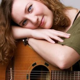 Nola Klop 飾演 Female villager (Dutch) (voice)