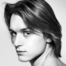 Denis Rodkin 飾演 Jose