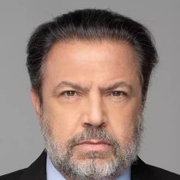 Stathis Stamoulakatos - 老縫正傳演員 飾演Kostas