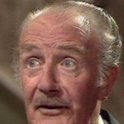 Ballard Berkeley - 英倫大轟炸演員 飾演