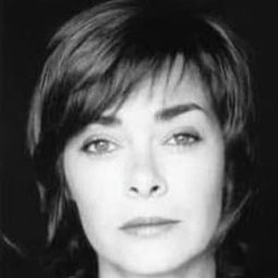 莎賓娜·勒昆 - Out of Life演員 飾演