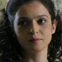 Evi Saoulidou 飾演 Haro