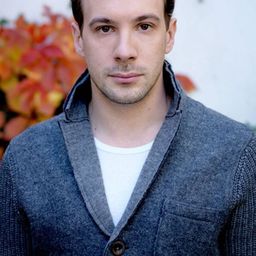 弗洛里安·泰希特麥斯特 飾演 Adam