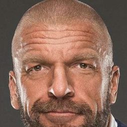 Paul Michael Lévesque 飾演 Hunter Hearst-Helmsley