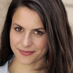 Liane Forestieri - Mario and the Magician演員 飾演Elena