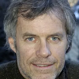 Olivier Pagès 飾演 Jerome