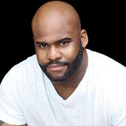 Marcus Lewis - 狂奔向聖誕演員 飾演Paul