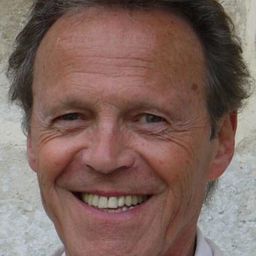 Alain Fourès 飾演 Guillaume