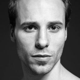 Alfonso Barón 飾演 Juan