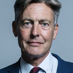 Ben Bradshaw 飾演 La Bossiere