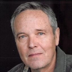 湯姆·麥克畢斯 - 超級火山：真正末日演員 飾演Michael Eldridge