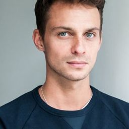 Nico Racicot 飾演 Photographe